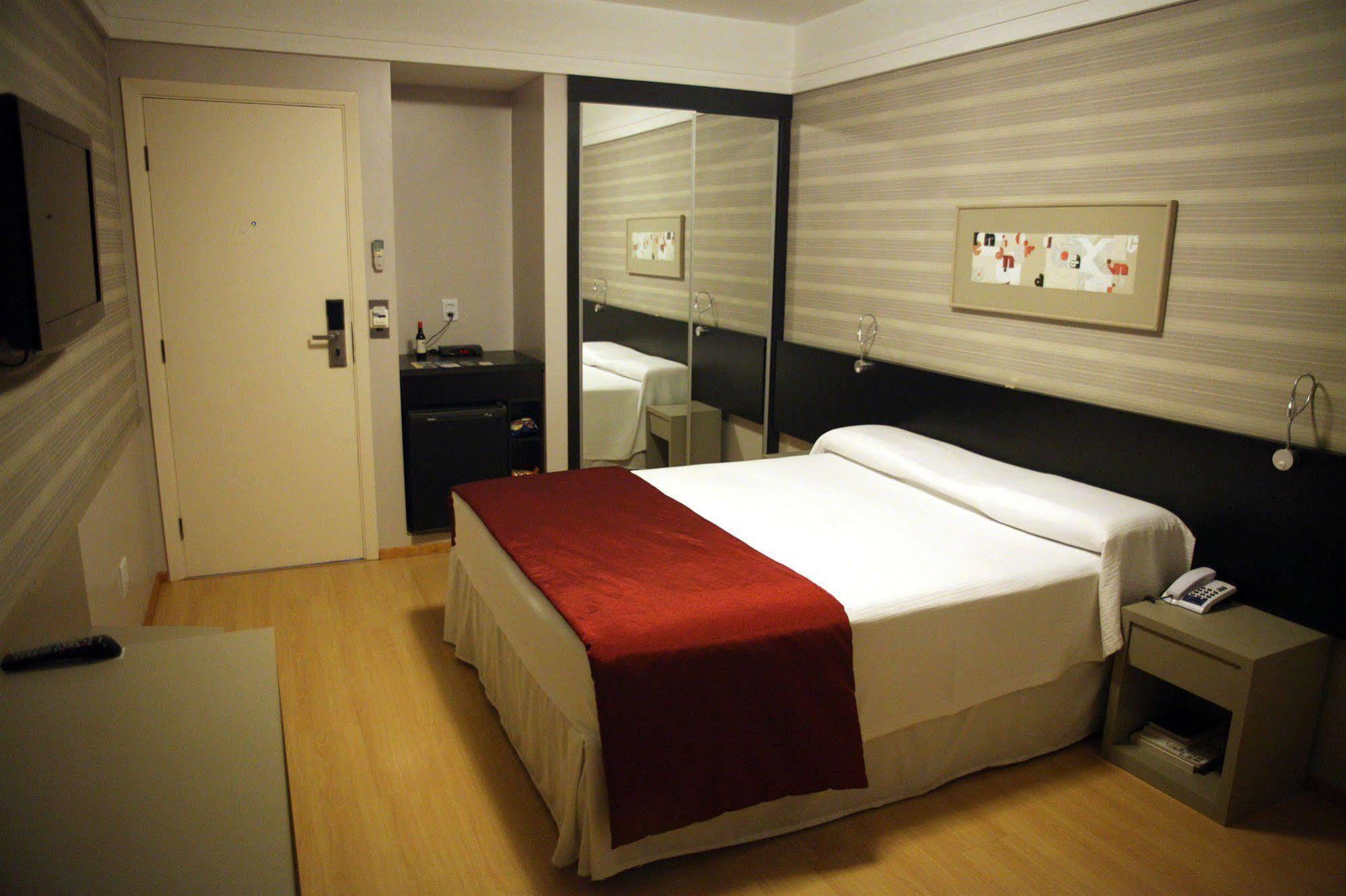 Max Plaza Hotel มารีเลีย ภายนอก รูปภาพ